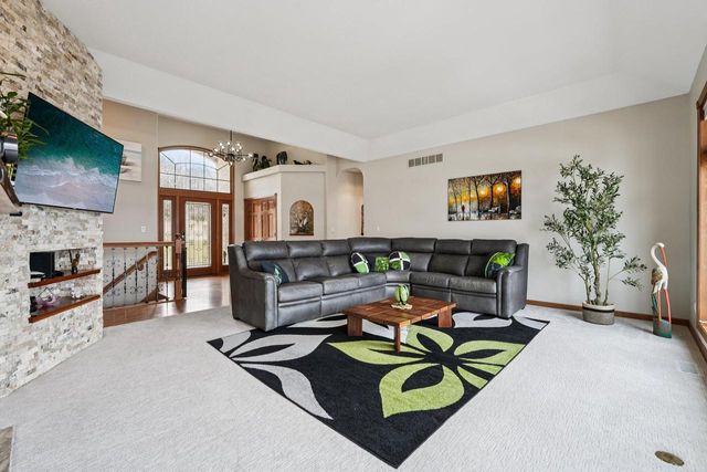 N4985 Arrowhead TRAIL, Juneau, WI 53039