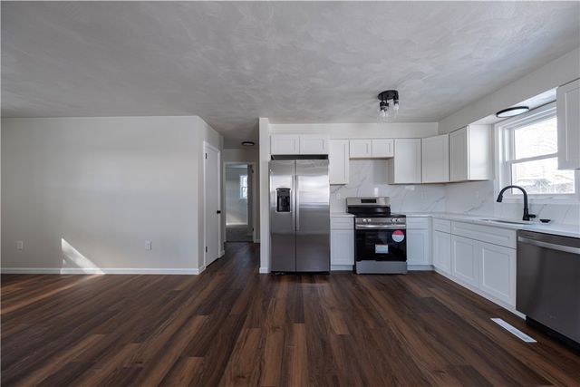 9 3rd St, Ligonier Twp, PA 15658