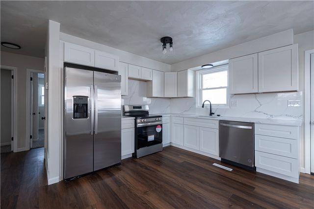 9 3rd St, Ligonier Twp, PA 15658