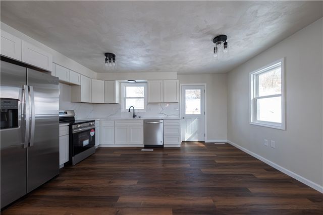 9 3rd St, Ligonier Twp, PA 15658