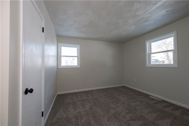 9 3rd St, Ligonier Twp, PA 15658