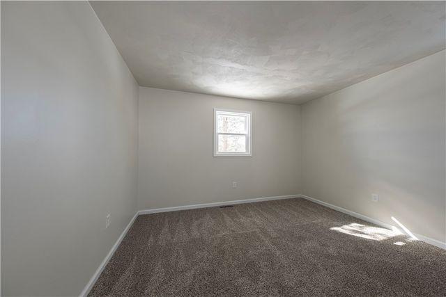 9 3rd St, Ligonier Twp, PA 15658