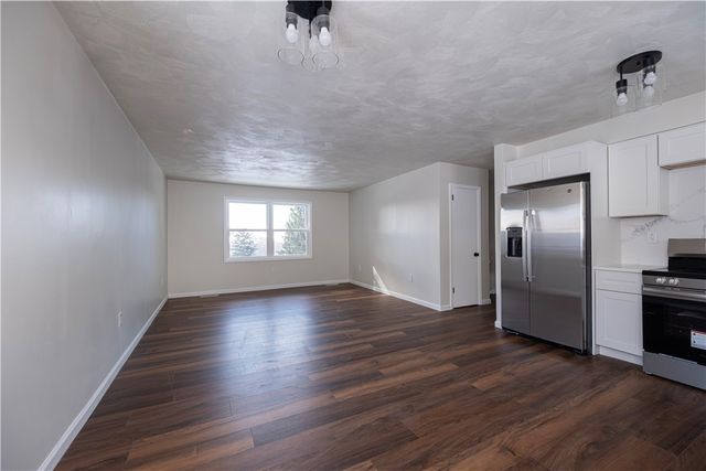 9 3rd St, Ligonier Twp, PA 15658