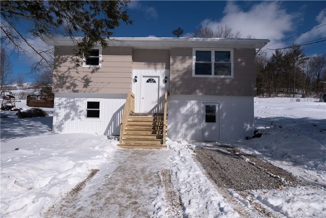 9 3rd St, Ligonier Twp, PA 15658