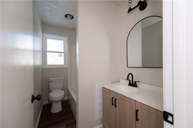 9 3rd St, Ligonier Twp, PA 15658