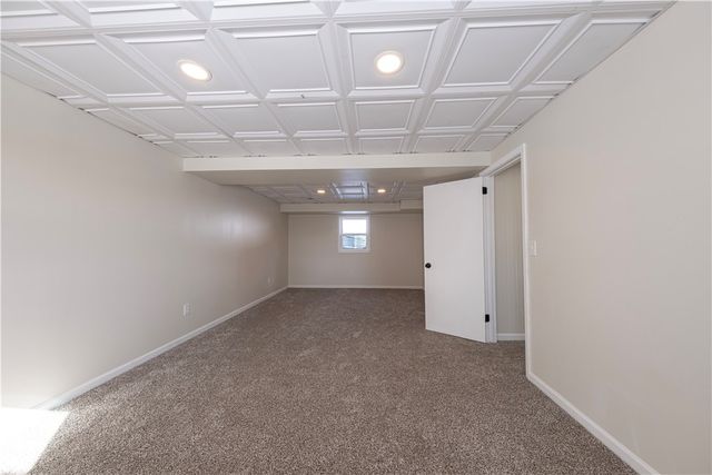 9 3rd St, Ligonier Twp, PA 15658