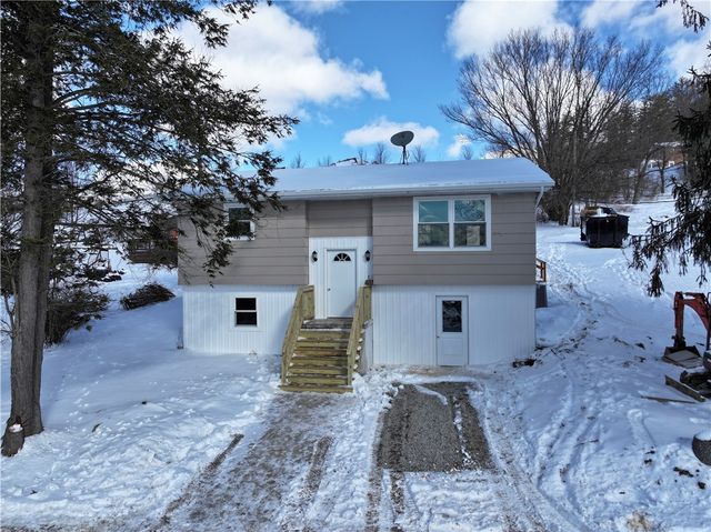 9 3rd St, Ligonier Twp, PA 15658