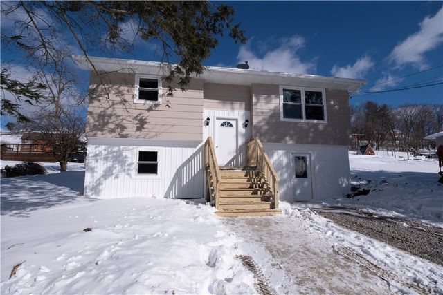 9 3rd St, Ligonier Twp, PA 15658