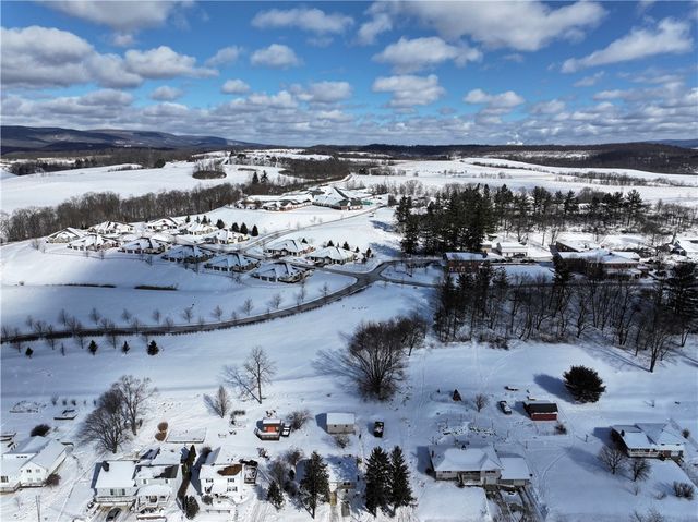 9 3rd St, Ligonier Twp, PA 15658