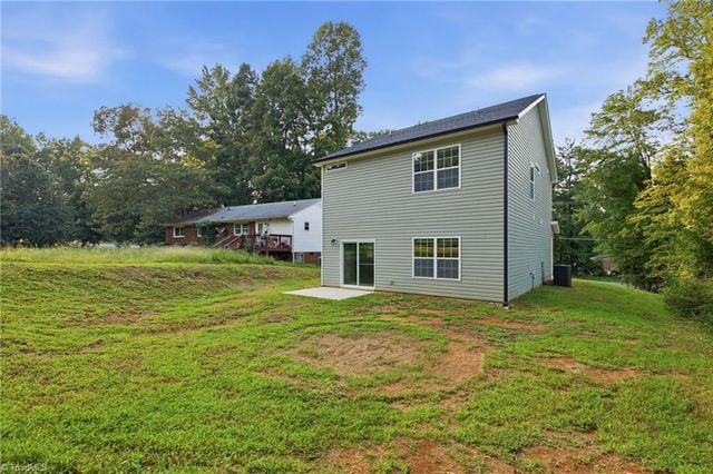 1914 Cedrow Drive, High Point, NC 27260
