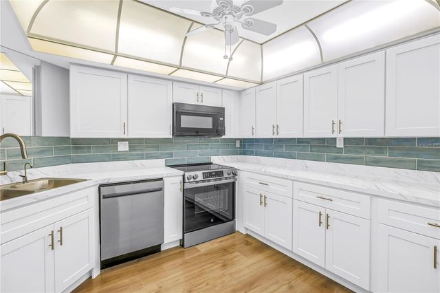 7400 SUN ISLAND DRIVE S 103, South Pasadena, FL 33707