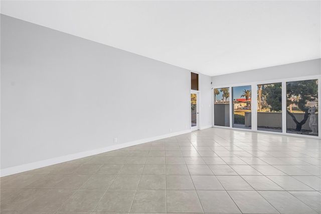 7400 SUN ISLAND DRIVE S 103, South Pasadena, FL 33707