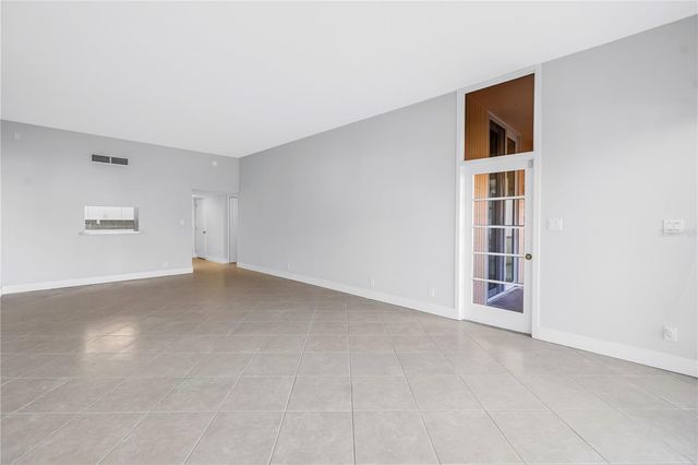 7400 SUN ISLAND DRIVE S 103, South Pasadena, FL 33707