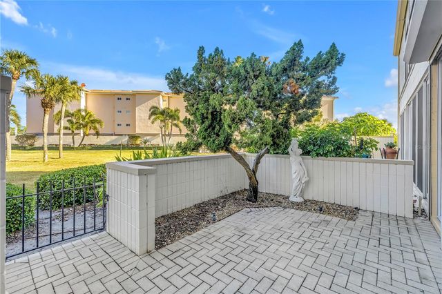 7400 SUN ISLAND DRIVE S 103, South Pasadena, FL 33707