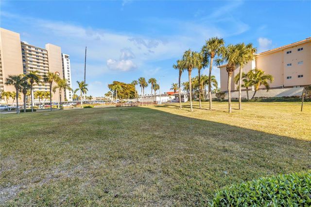 7400 SUN ISLAND DRIVE S 103, South Pasadena, FL 33707