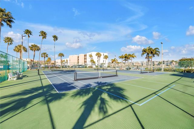 7400 SUN ISLAND DRIVE S 103, South Pasadena, FL 33707