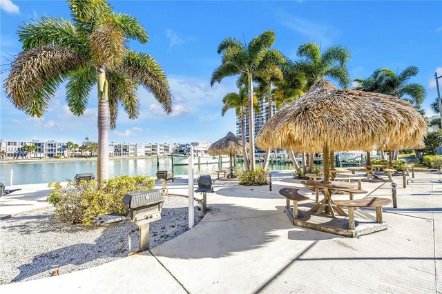 7400 SUN ISLAND DRIVE S 103, South Pasadena, FL 33707