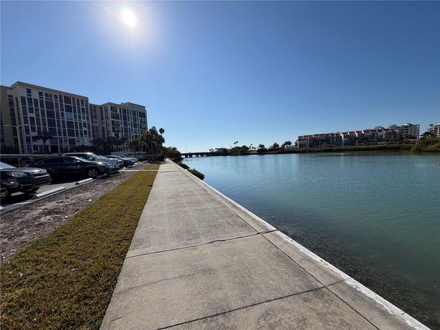 7400 SUN ISLAND DRIVE S 103, South Pasadena, FL 33707