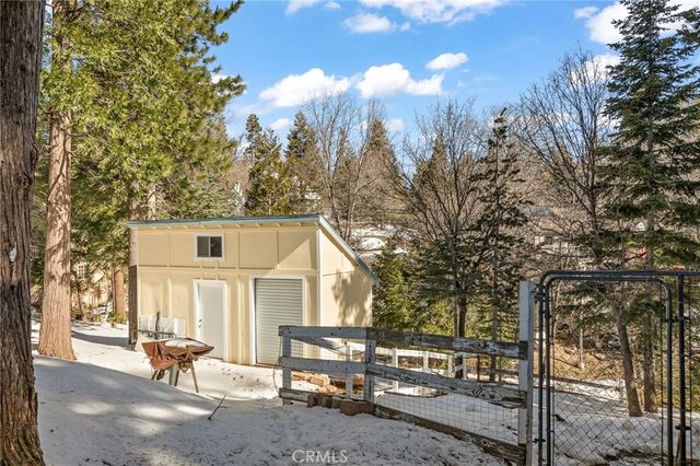 337 Lookout, Twin Peaks, CA 92391