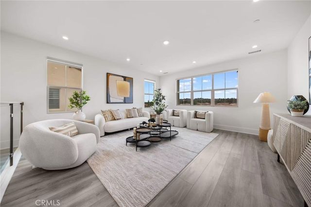 59 Longchamp, Irvine, CA 92602