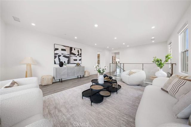 59 Longchamp, Irvine, CA 92602