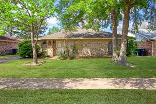 5742 Weeping Willow Road, Houston, TX 77092