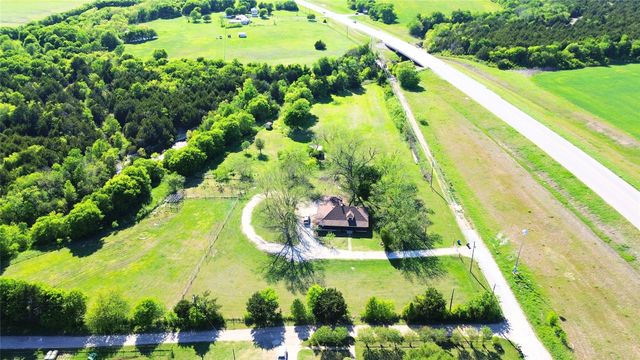 1542 W Reindeer, Lancaster, TX 75146
