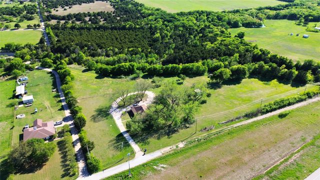 1542 W Reindeer, Lancaster, TX 75146