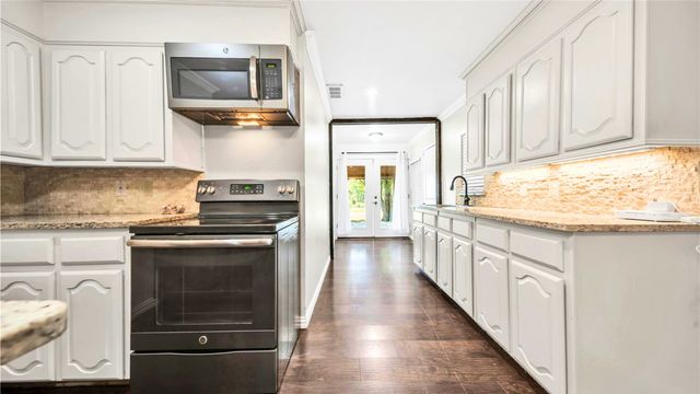 1542 W Reindeer, Lancaster, TX 75146