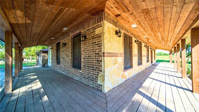 1542 W Reindeer, Lancaster, TX 75146