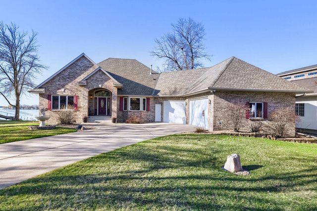 7728 Hilo Lane N, Forest Lake, MN 55025