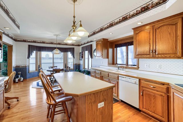 7728 Hilo Lane N, Forest Lake, MN 55025