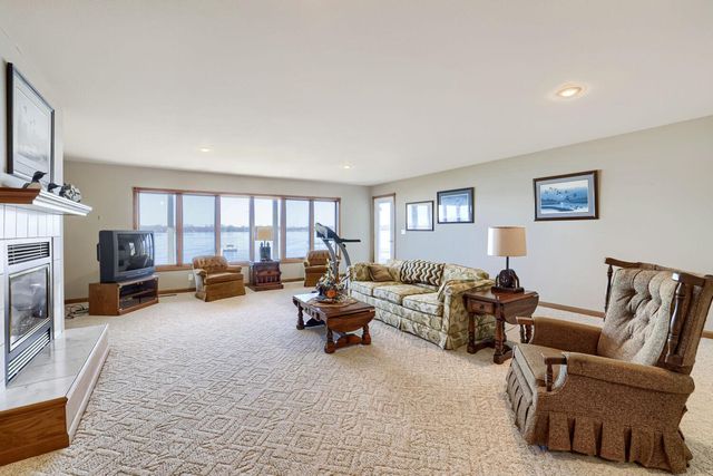 7728 Hilo Lane N, Forest Lake, MN 55025