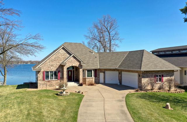 7728 Hilo Lane N, Forest Lake, MN 55025