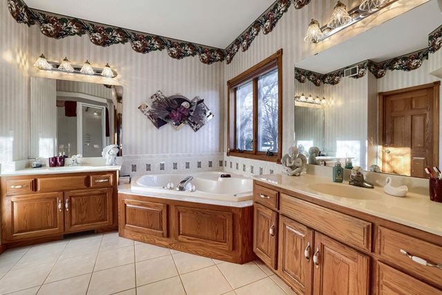 7728 Hilo Lane N, Forest Lake, MN 55025