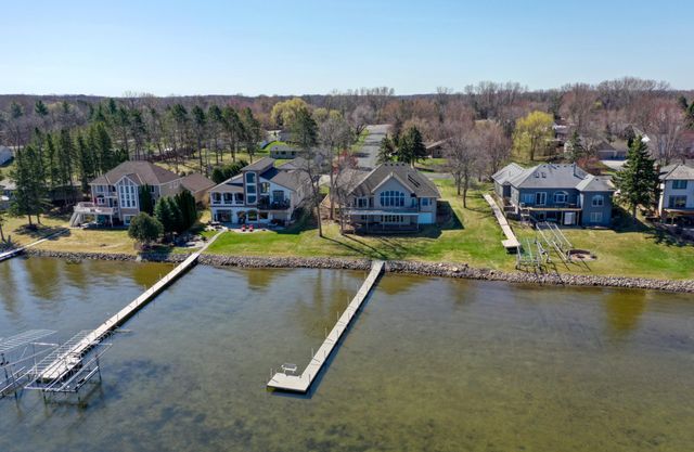 7728 Hilo Lane N, Forest Lake, MN 55025