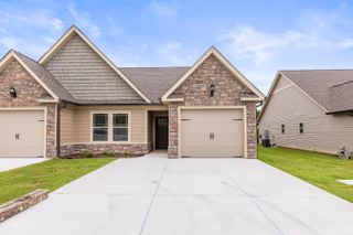 137 Sunset Cove Drive 32c, Rossville, GA 30741
