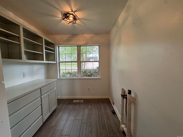 6312 Kenwood Rd, Little Rock, AR 72207