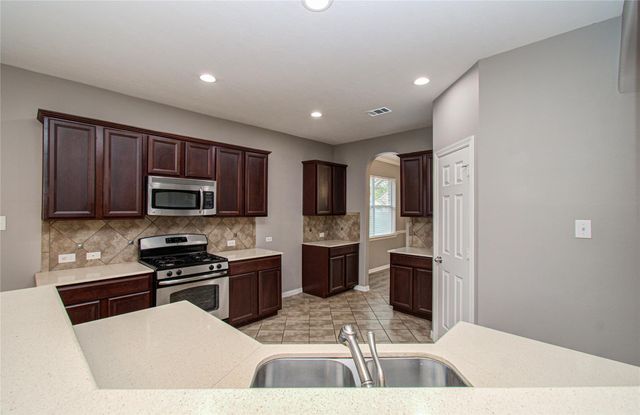 509 Redbridge Lane, League City, TX 77573