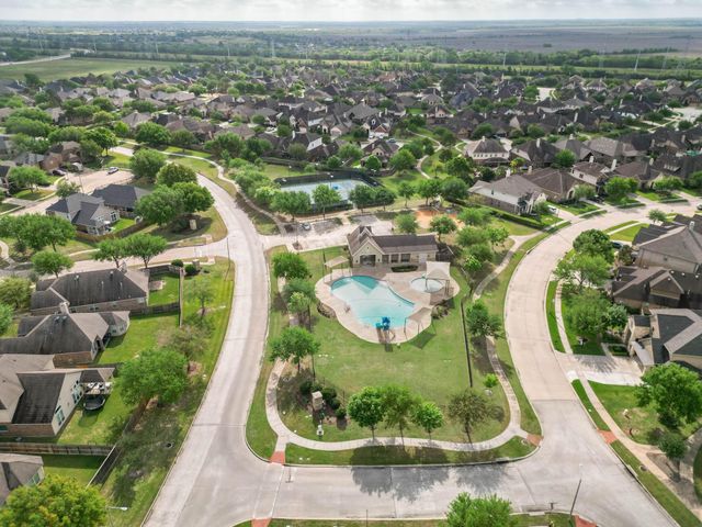 509 Redbridge Lane, League City, TX 77573