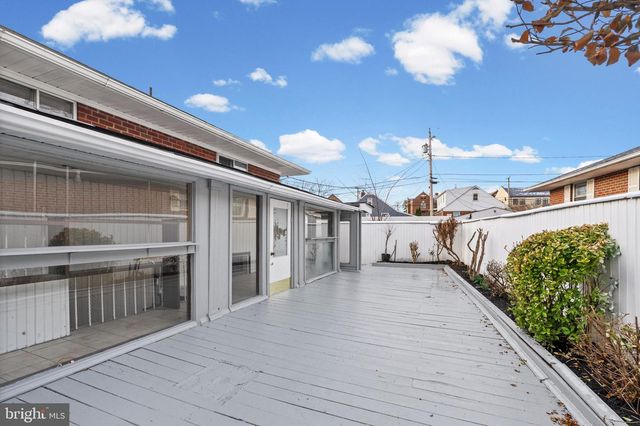 7604 WINDY RDG, Baltimore, MD 21236