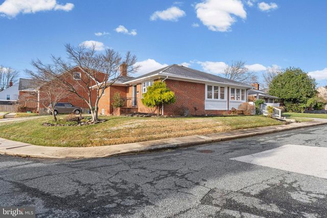 7604 WINDY RDG, Baltimore, MD 21236