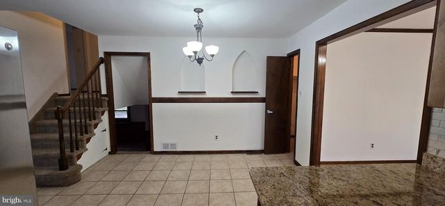 18 BELMONT RD, Bellmawr, NJ 08031