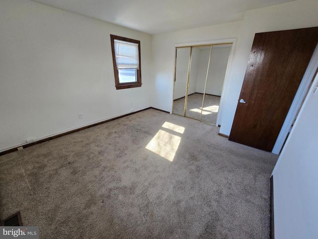 18 BELMONT RD, Bellmawr, NJ 08031