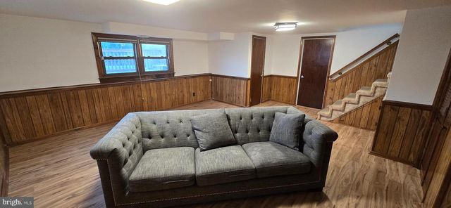 18 BELMONT RD, Bellmawr, NJ 08031