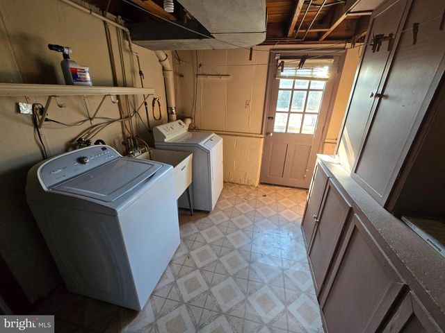 18 BELMONT RD, Bellmawr, NJ 08031