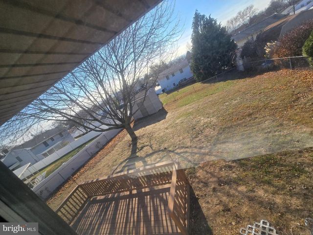 18 BELMONT RD, Bellmawr, NJ 08031