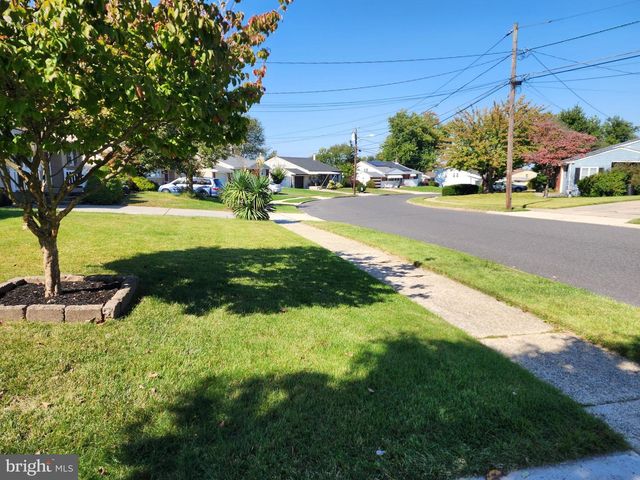 18 BELMONT RD, Bellmawr, NJ 08031