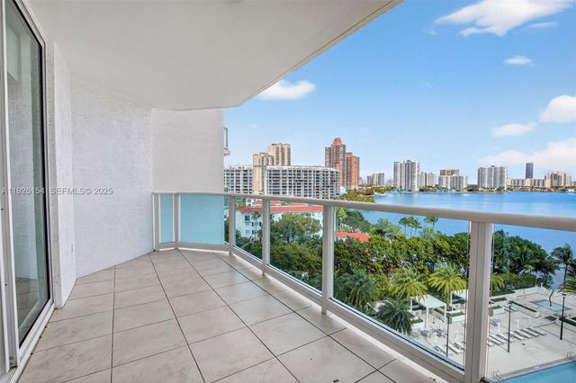 3301 NE 183 St 906, Aventura, FL 33160