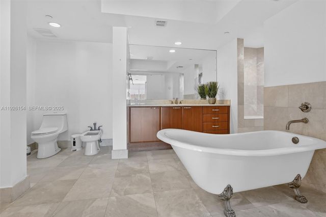 3301 NE 183 St 906, Aventura, FL 33160